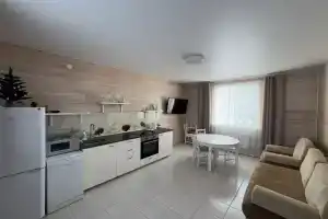 Коттедж, Озёрное