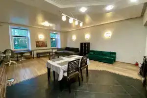 Современная квартира в Михайловском саду с парковкой во дворе