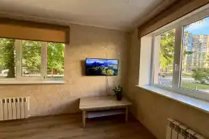 Большая 2-комнатная светлая квартира на 1 этаже, Светлогорск