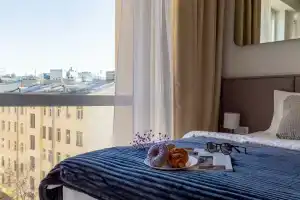 Время жить на Марата, Санкт-Петербург