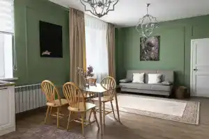 Berry House, Талгар