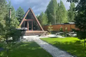 Снять Стильный дом с чаном и баней под соснами, Горный Щит