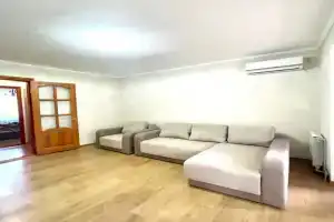 Уютная квартира рядом с пляжем, Береговое