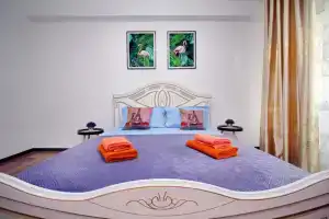 Квартира на берегу озера, Алматы