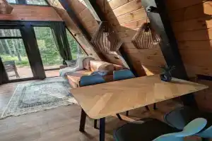 А-фрейм на нарочи видом на лес в 10 минутах ходьбы от пляжа