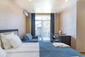 Четырёхместный номер люкс, Адлер