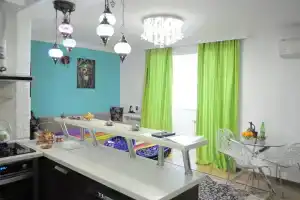 Квартира в ярких тонах