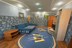 Квартира теплая, выезд из города, магазины рядом