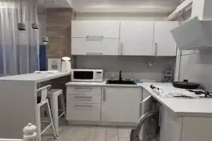 Студия, Леселидзе