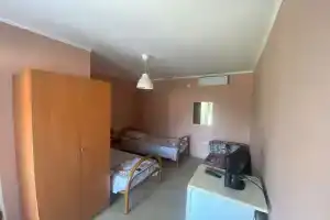 Комната с видом  на город в коттедже