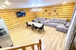 Уютный двухэтажный коттедж