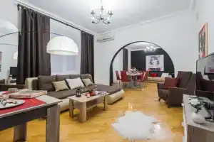 Шикарная четырехкомнатная квартира у Кремля, Москва