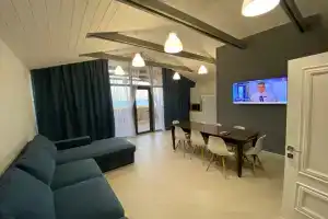 Домик на берегу моря, Дербент
