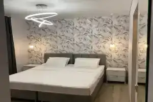 У моря, Сухум