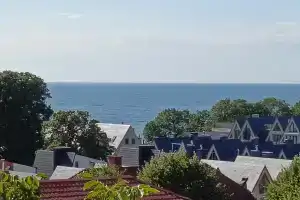 Апартаменты с видом на море, Янтарный