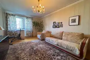 Винтажная 3-к. квартира у метро Озерная. 72 м², Москва