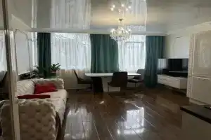 Квартира в центре, рядом с речкой и морем