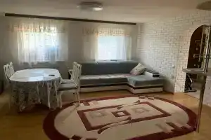 Уютный дом в тихом районе