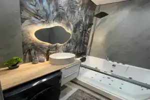 Великолепная студия с джакузи и прекрасным видом на столицу, Москва
