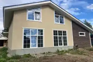 Новый уютный дом в тихом месте