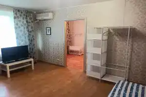 Двухкомнатная квартира у метро Народное ополчение, Москва