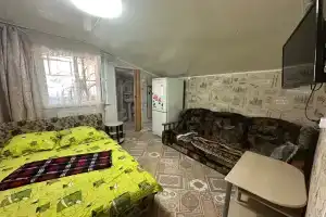 Трехместный номер первая линия, Ейск