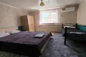 Двухкомнатный дом на семь человек