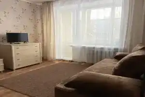 Недорогая удобная квартира в центре Петергофа