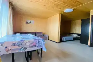 Студия с балконом, Благовещенская