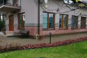 Загородный дом со своим садом, Майнило