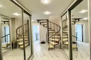 Двухэтажная квартира с 2 спальнями, Москва