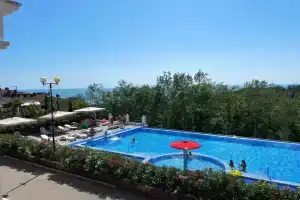 Квартира с видом на море и бассейном, Сочи