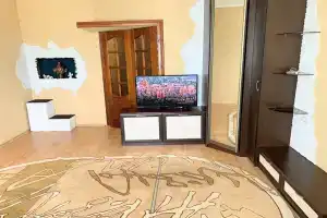 Двухкомнатная квартира в самом центре Сургута