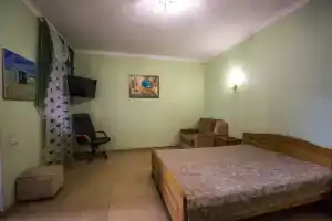Квартира с парковкой рядом с морем, Алушта