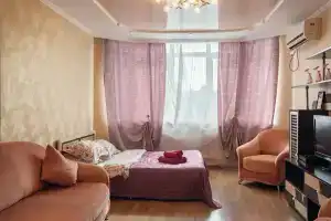Квартира с двумя изолированными комнатами и широкими кроватями, Краснодар