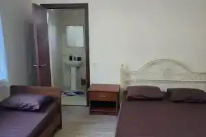 Прям у моря жильё, Леселидзе