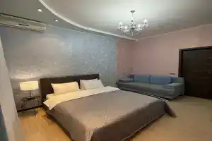 Трехкомнатная квартира на Аллее Героев, Волгоград