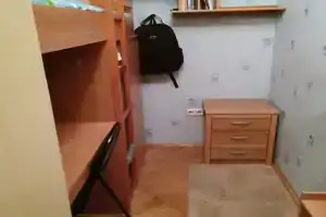 Маленькая комнатка для одного гостя, Москва
