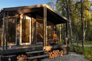 Частный дом среди леса в Кировском районе