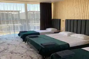 Четырёхместный номер четырехместный номер с балконом, Береговое