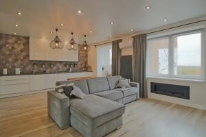 Стильная просторная студия с камином, Калининград