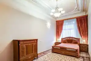 Трёхкомнатная квартира на Невском проспекте, Санкт-Петербург