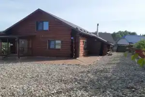 Уютный гостевой дом с баней на берегу озера