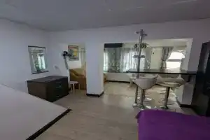 Тихий номер в 2 шагах от моря и парка аттракционов