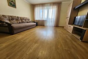 Семейная квартира, Орел