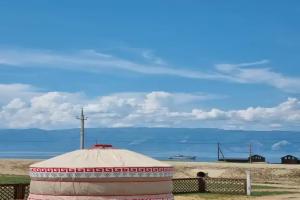 Семейный номер уютная благоустроенная красная юрта