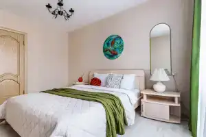 SleepNsk Красивая трехкомнатная рядом с ЖД вокзалом, Новосибирск