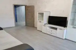 Уютная квартира, Пионерский