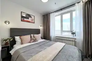 Студия с видом на центральный мост, Новосибирск