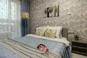 Серый кот, ждет вас в гости